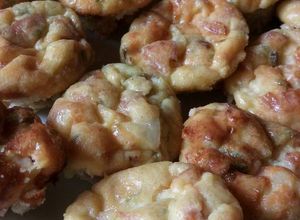 Una foto de Muffins salado con jamón y cebollín