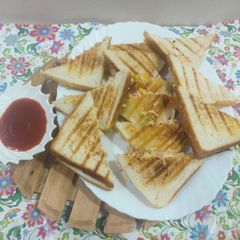 A picture of Chicken cheese corn sandwiches.