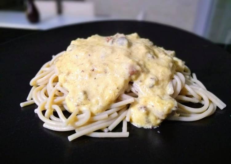 Espaguete ao molho branco c/ bacon