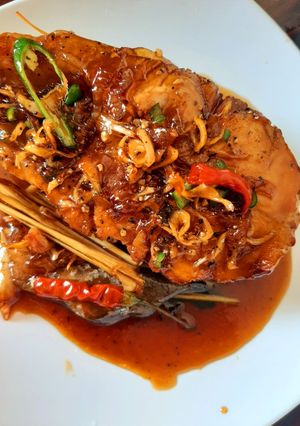 A picture of Braised Fish (Cá kho).
