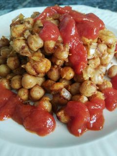 Una foto de Garbanzos fritos al pimentón