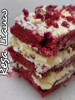 Foto resep Red Velvet Cake with Cream Cheese Frosting • Simple