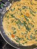 Orzo de espinaca con tomate dulce