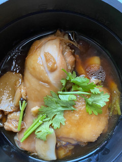 A picture of Chicken Boiled in Fish Sauce.