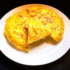 A picture of Spanish Omelette/ Tortilla de Patata.
