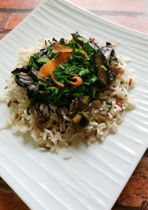 O poză a rețetei Ciuperci pleurotus cu ceapă și mix de orez!😍.