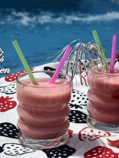 Una foto de Batido de fresa muy cremoso