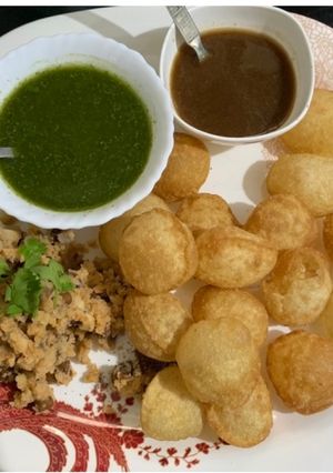 A picture of Panipuri.