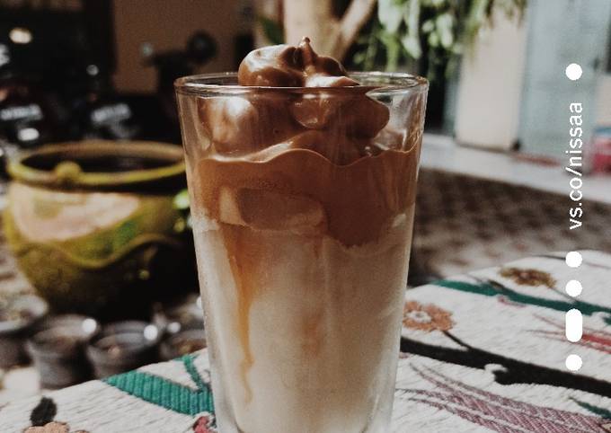Cara Gampang Membuat Dalgona Coffee, Enak Banget
