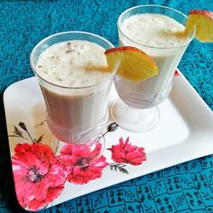 A picture of Banana Apple smoothie.
