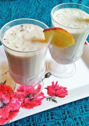 A picture of Banana Apple smoothie.