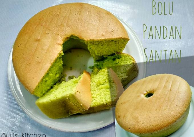 Resep Bolu Pandan Santan (Daun Pandan Asli) Oleh Uli�s Kitchen - Cookpad Resep Bolu Pandan Santan (Daun Pandan Asli) Oleh Uli�s Kitchen - Cookpad