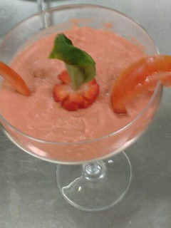 Una foto de Salmorejo de fresas