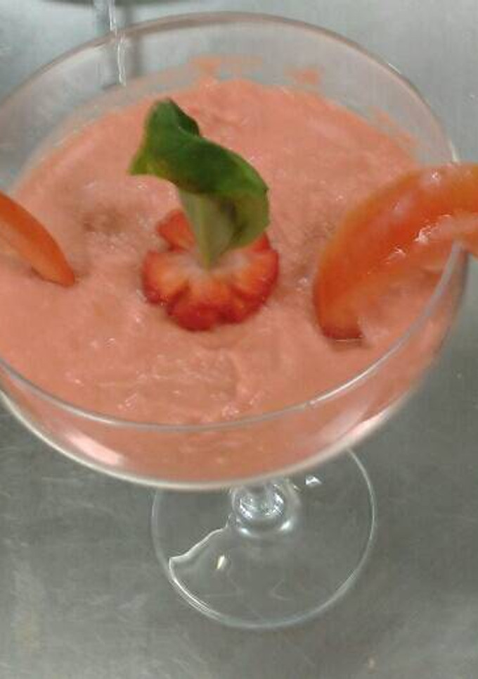 Una foto de Salmorejo de fresas