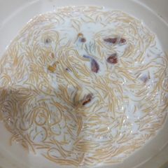 A picture of Diet Vermicellis, with dates.