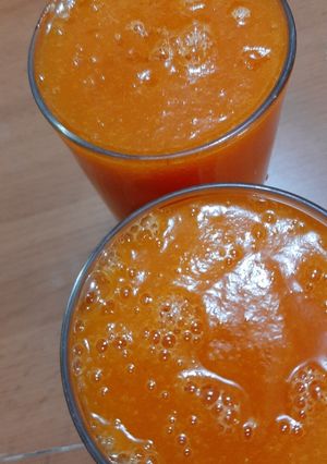 Una foto de Jugo de papaya y mango