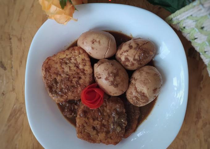 Semur telur dan Tempe