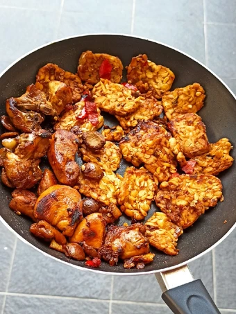 Langkah Gampang Menyiapkan Resep TEMPE &amp; AYAM BAKAR KECAP yang  Bikin Ketagihan Anti Ribet, Lezat
