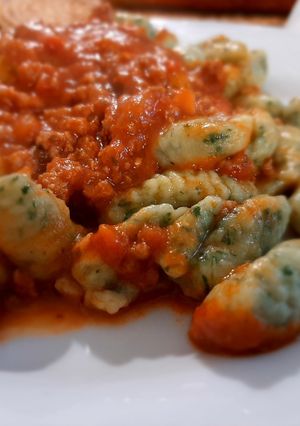 Una foto de Ñoquis de Papa y Espinaca (Ñoquis Verdes)