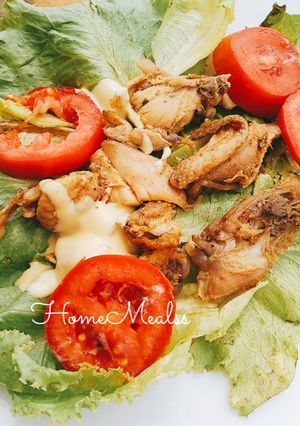 A picture of Chicken lettuce wraps.