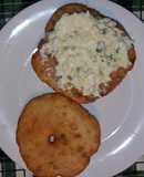 Sopaipillas sureñas con una pasta de huevos