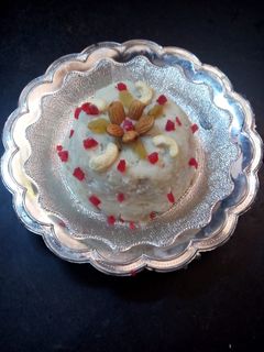 શક્કરિયા નો શીરો (Sakkariya Sheera Recipe In Gujarati) રેસીપી મુખ્ય ફોટો