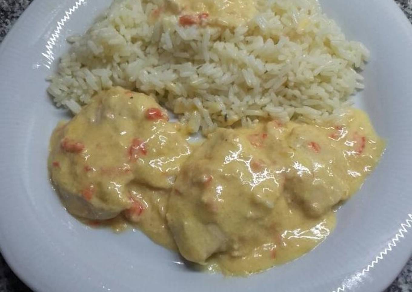 ○ Pollo a la crema ○