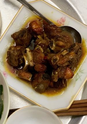 Hình của món Sườn xào chua ngọt.
