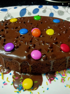 आटा चॉकलेट केक(aata chocolate cake recipe in Hindi) रेसिपी मुख्य फोटो