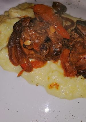 Una foto de Hígados de pollo y puré de de calabacín