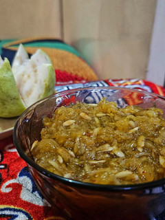 गुआवा लौंजी (खट्टी मीठी) रेसिपी मुख्य फोटो