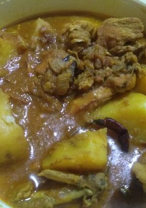A picture of Chicken curry.