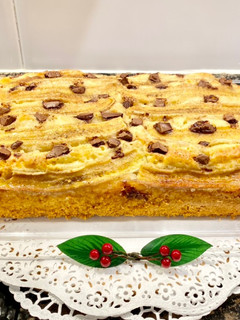Una foto de Pastel de plátano y chocolate con leche
