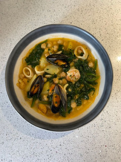 Una foto de Garbanzos con marisco sin gluten