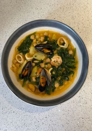 Una foto de Garbanzos con marisco sin gluten