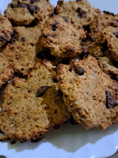 Una foto de Galletitas de banana y chocolate 🍪🤤