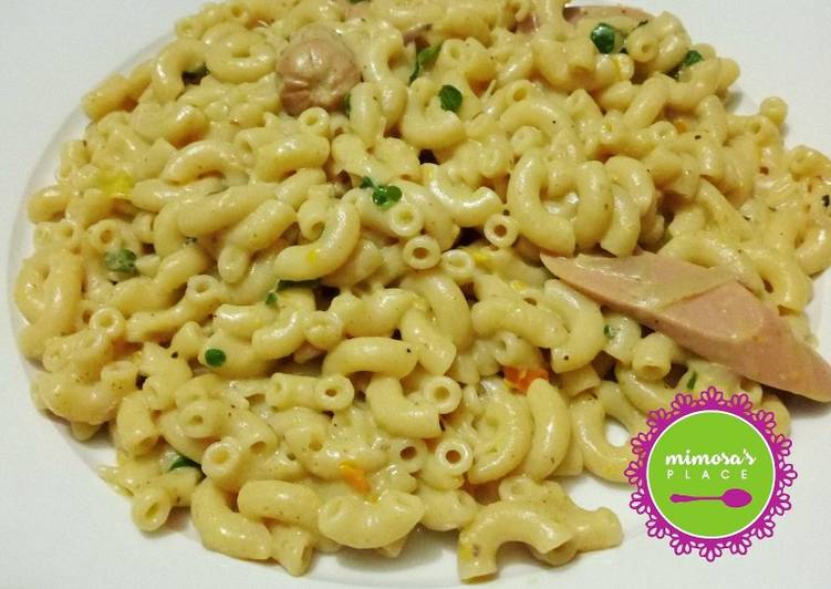 Steps to Make Ultimate Creamy and delicious pasta Alfredo with mini hot dogs
