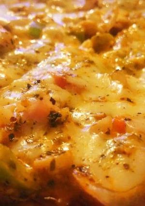 A picture of Pizza : No Oven #No Yeast.