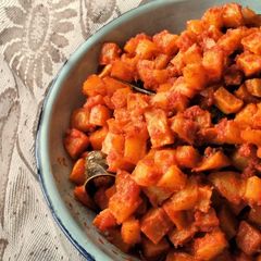 A picture of Sambal Goreng Kentang / Potato in Red Chilli Sauce.