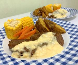 Fresh Memasak Beef Steak Saus Keju with Potato Wedges Lezat Mantap