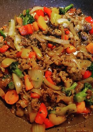 Foto resep Black Pepper Beef W/ Vegetables