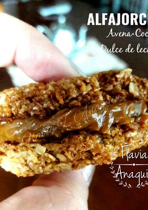 Una foto de Alfacookies de coco y avena