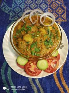 દમ આલુ (Dum Aloo Recipe In Gujarati) રેસીપી મુખ્ય ફોટો