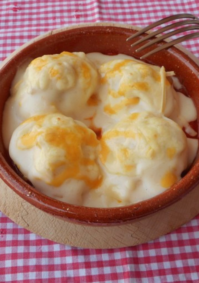 Una foto de Huevos rellenos gratinados