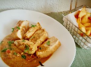 Una foto de Solomillo de pavo en salsa de yogur y limón