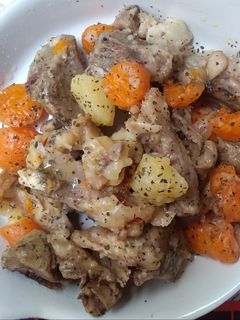 Una foto de Patatas con carne