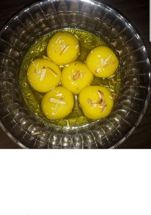 A picture of Kesari Rasgulla.