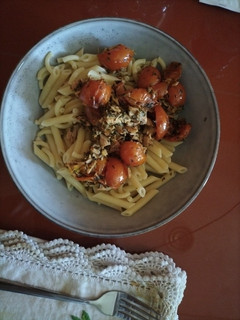 Una foto de Macarrones con tomate y atún