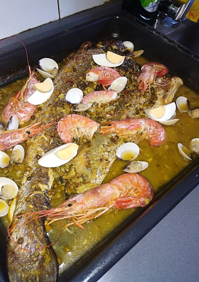 Una foto de Corvina al horno a mi estilo