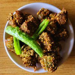A picture of Sprouted moong pakoda.